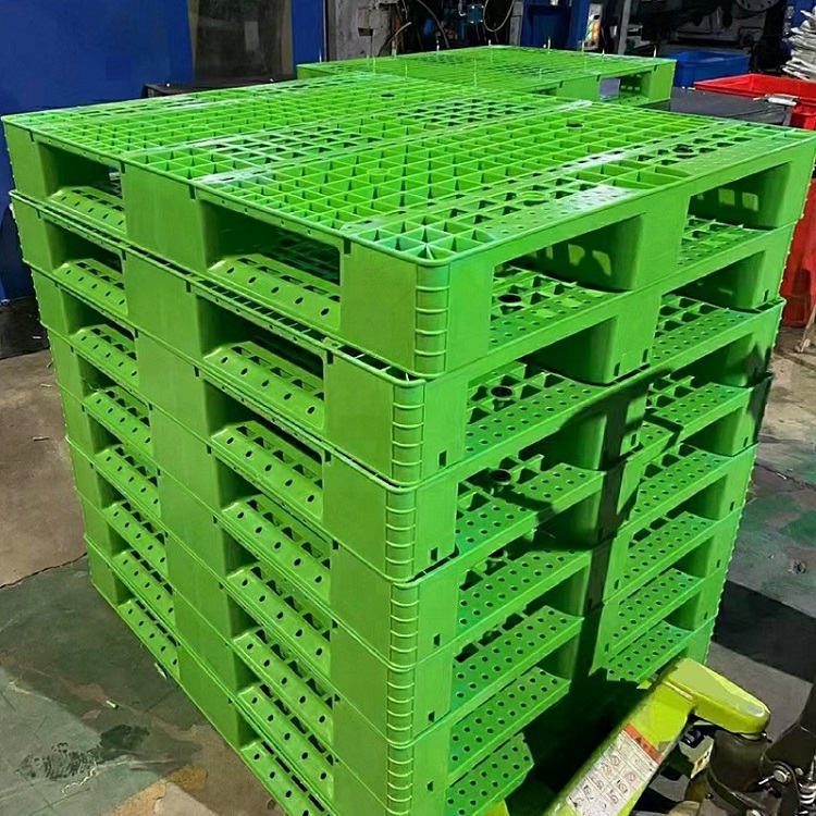 绿色塑料托盘